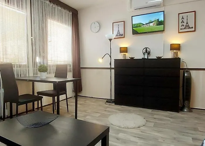 Delux Castle Buda Deluxe