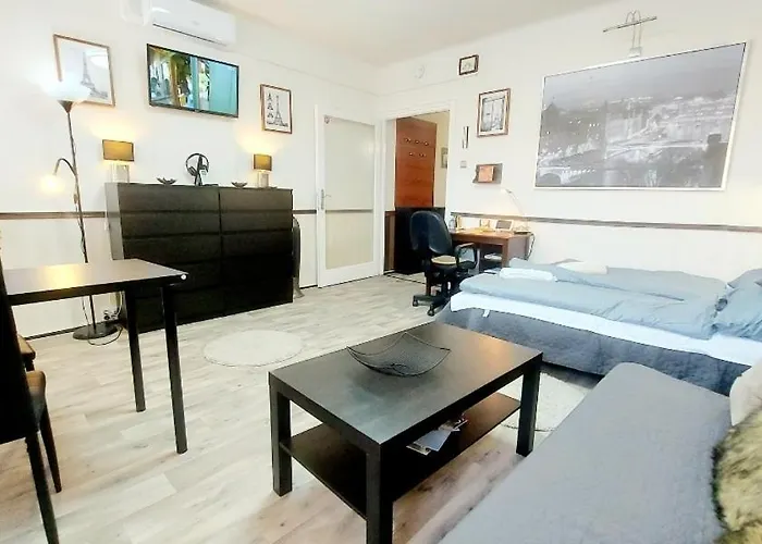 Delux Castle Buda Deluxe